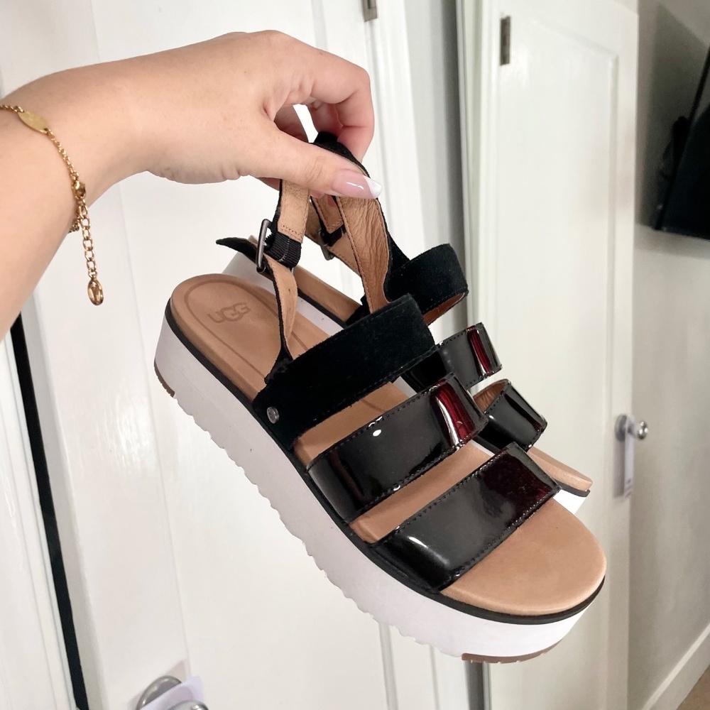Ugg platform sandals size 6-1/2